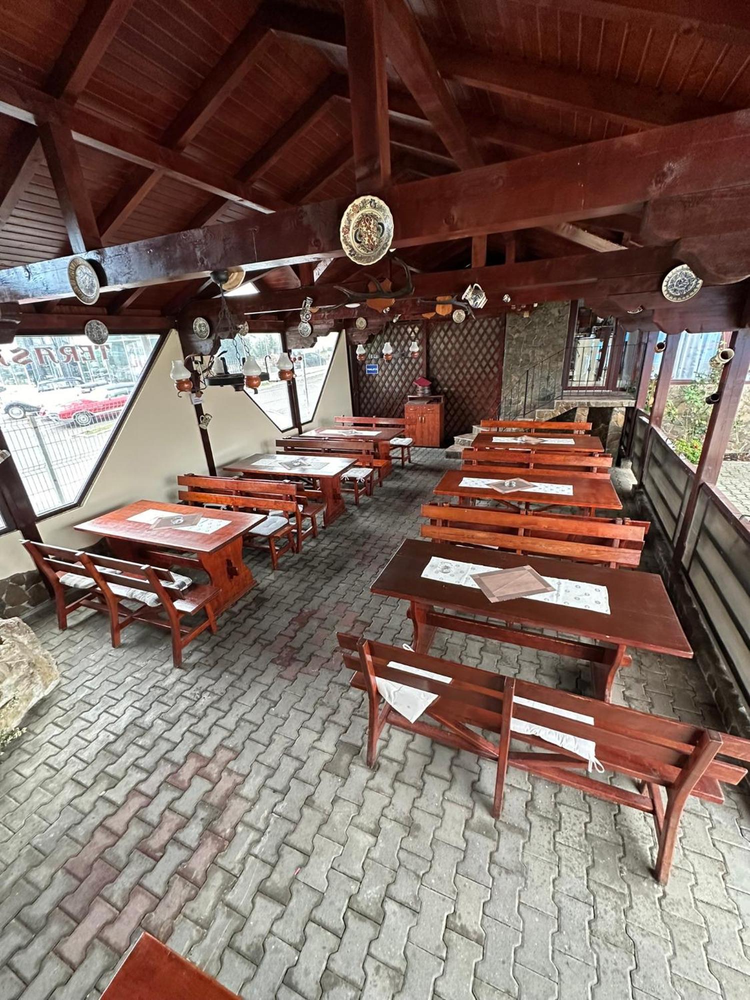 Restaurant Motel Dolorean Négyfalu Kültér fotó