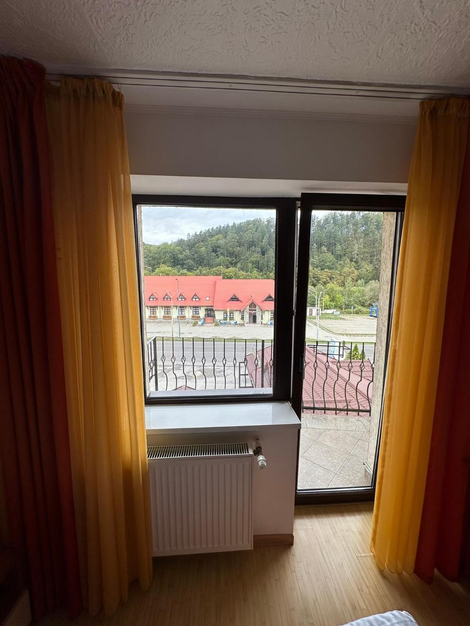 Restaurant Motel Dolorean Négyfalu Kültér fotó